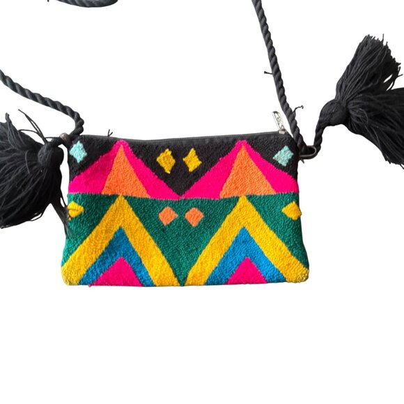 Handwoven Geometric Pattern Crossbody Bag With Braided Strap & Tassels - Multico - Picture 4 of 5